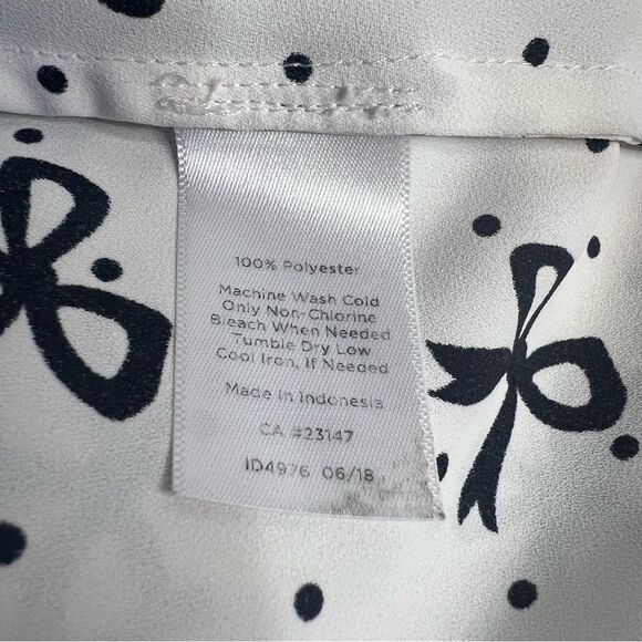Talbots Smocked Sleeve Bow Top Womens Medium Black/White Split Neck Blouse - Picture 6 of 6